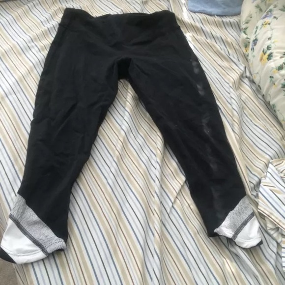 LULULEMON crops size 2 ❤️ - Picture 1 of 4