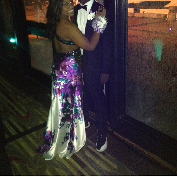 Floral Cache prom dress - Picture 2 of 4