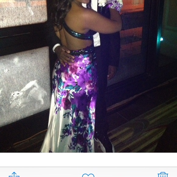 Floral Cache prom dress - Picture 3 of 4