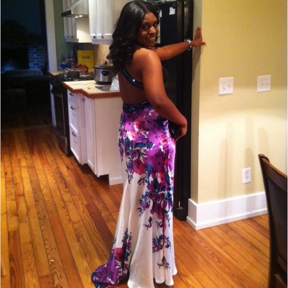 Floral Cache prom dress - Picture 4 of 4
