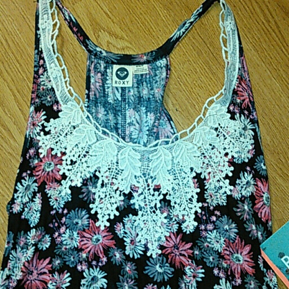 New ROXY summer top - Picture 2 of 3