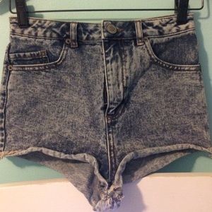 Never worn acid wash high waisted jeans