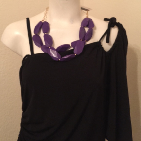 black one sided sleeved and string gathered top - Picture 1 of 4