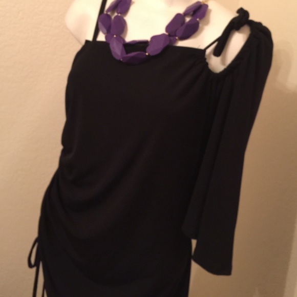 black one sided sleeved and string gathered top - Picture 3 of 4