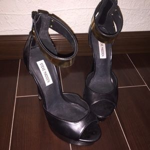 Steve Madden black leather peep toe heels