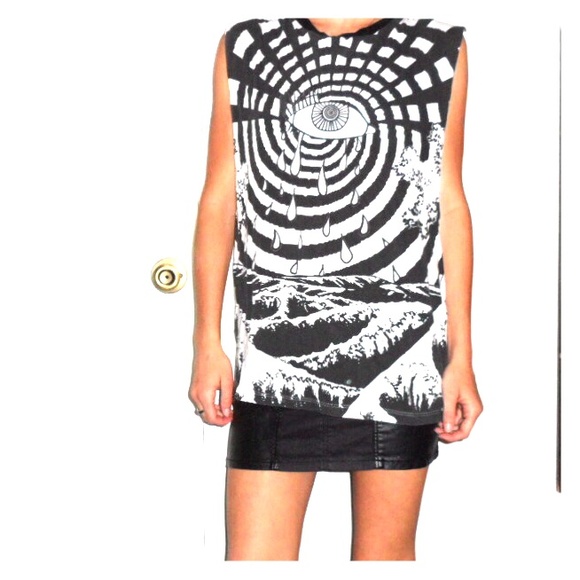 ❌BUNDLED❌Silence + Noise Trippy Muscle Tee