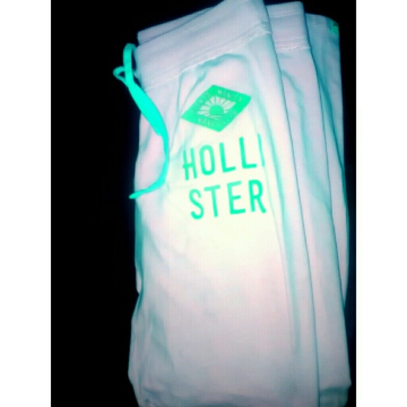 Hollister Sweats - Picture 1 of 2