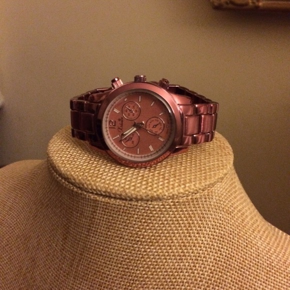 Pink watch🕐🕜🕑🕝🕒 for LovelyLocks