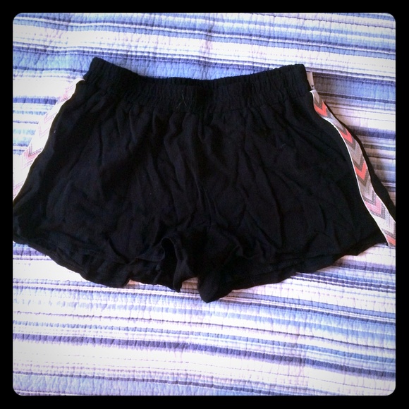 NWT black with Aztec detail shorts - Picture 1 of 2