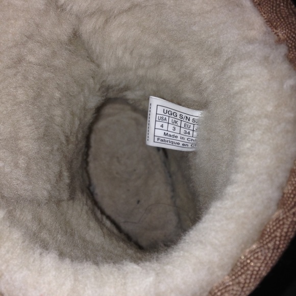 Authentic uggs - Picture 2 of 3