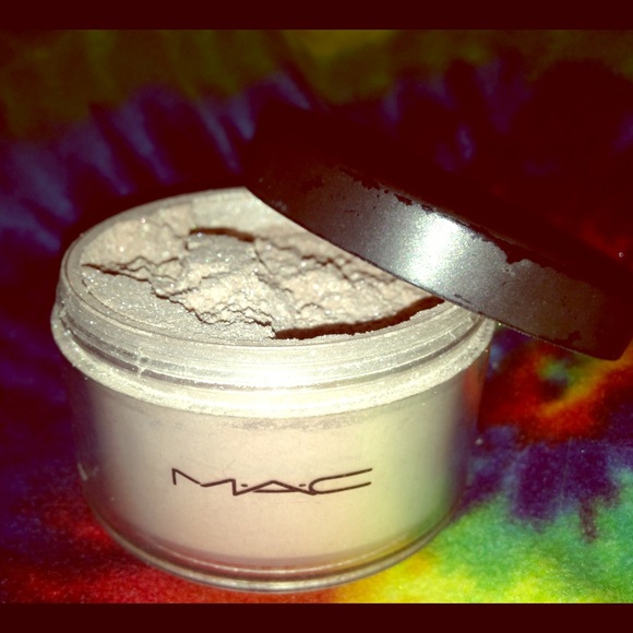 Mac Iredescent Powder (Silver Dusk)