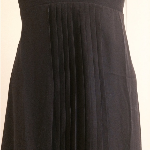 🎁BUNDLED🎁 Little black dress - Picture 2 of 3