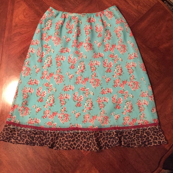 Anthropologie Skirt. Adorable print size 10