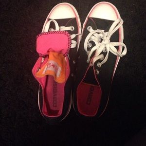 Women's Converse size 7