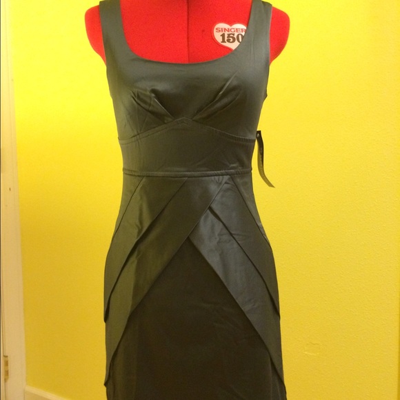 SOLD 🌷Host Pick🌷 Dark grey dress - Picture 2 of 4