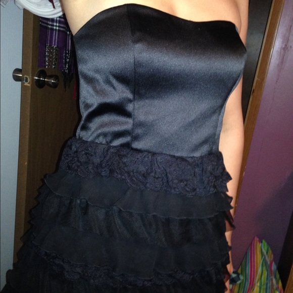 Size 6 black cocktail dress