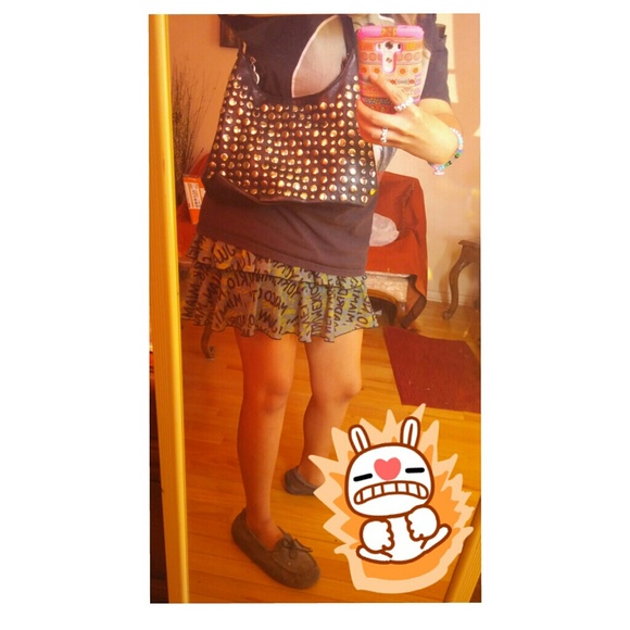 🐯SOLD to myy gramaa🐻studded vintage purse )]