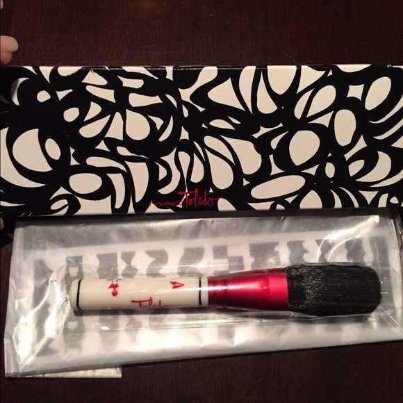 Mac Toledo Brush