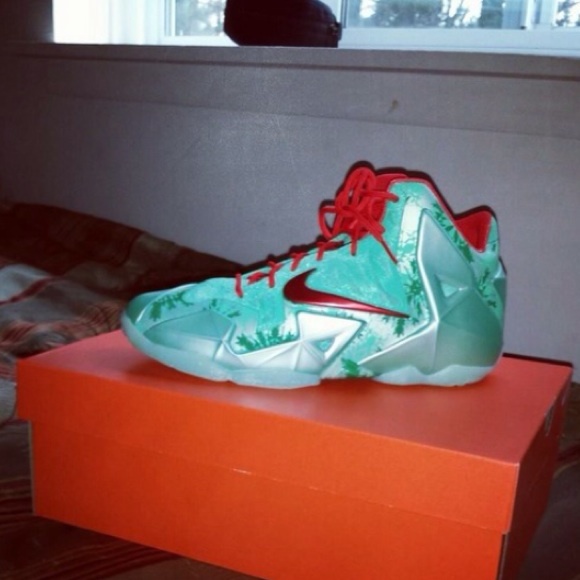 Christmas lebrons