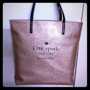 ❌sold❌Katespade holiday drive shopper glitter tote