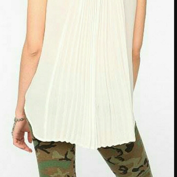 Sheer Waterfall Blouse - Picture 3 of 3