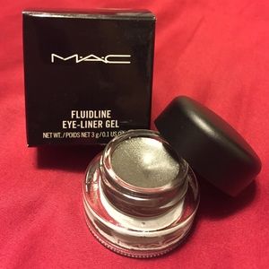 M•A•C Fluidline Eyeliner Gel