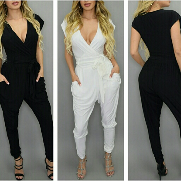 Dresses & Skirts - 🔴 SALE🔴white harem jumpsuit
