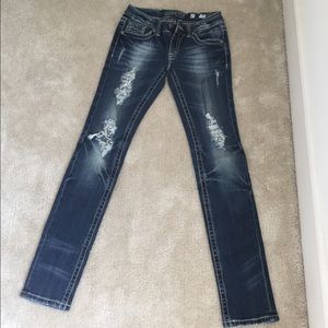 ⭐️miss me destroyed stretch jeans sz27⭐️