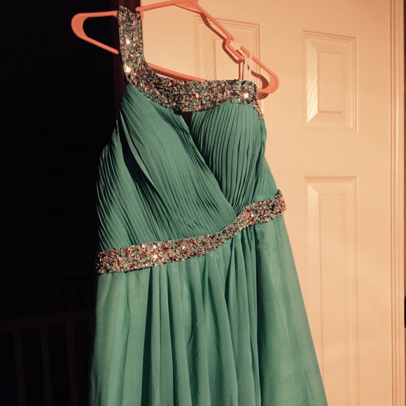 Vail Custom made dress matching pashmina too!!!! - Picture 2 of 3