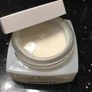 Le Blanc Brightening Moisturizing Cream