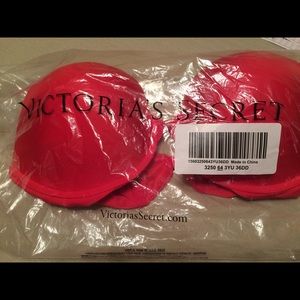 Victoria's Secret bra- brand new, still in bag