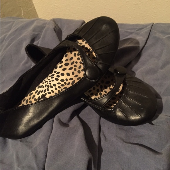 Black flats