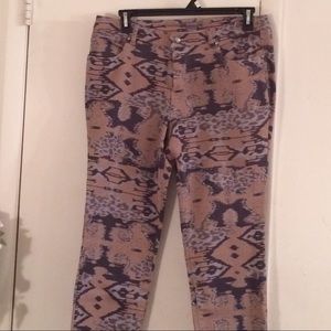 🎉SALE🎉New Aztec Skinny Crop length Jeans 🌟 NWOT