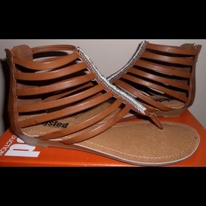 Sexy UNLISTED Kenneth Cole Gladiator Thong Sandals