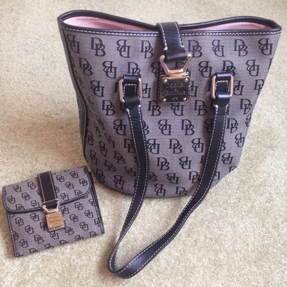 Dooney & Bourke purse & wallet