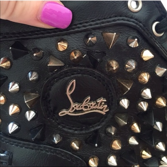 Christian Louboutin - Picture 4 of 4