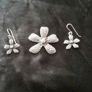 Bundle Retired Silpada W1155 earring S1101 pendant