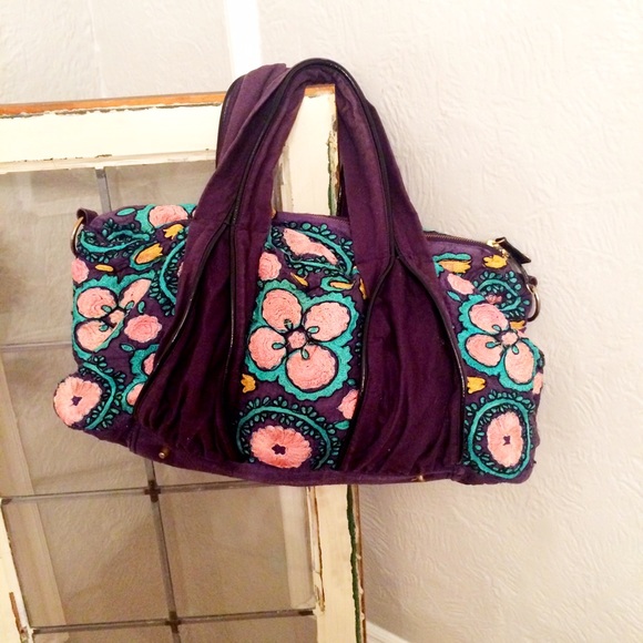 Such a UNIQUE purse👜👛. In good used condition!