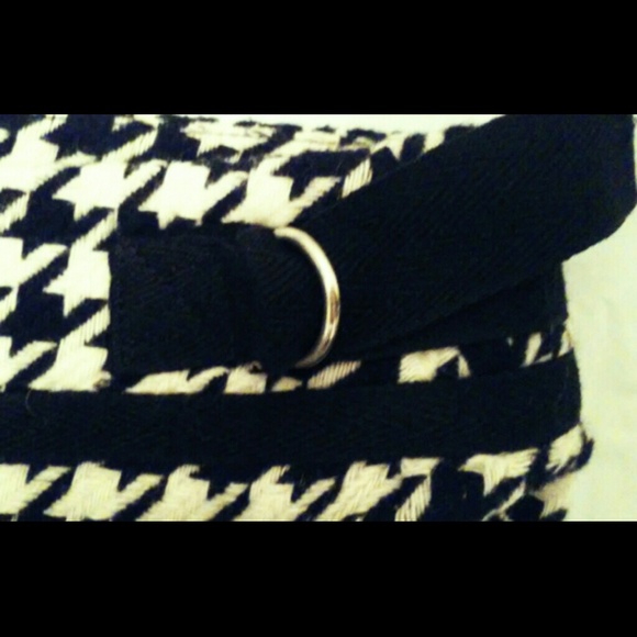 H & M mini skirt - Picture 2 of 3