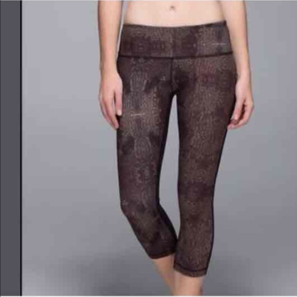 Lululemon crops
