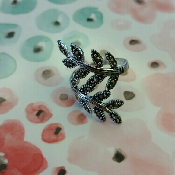 Leaf wrap ring