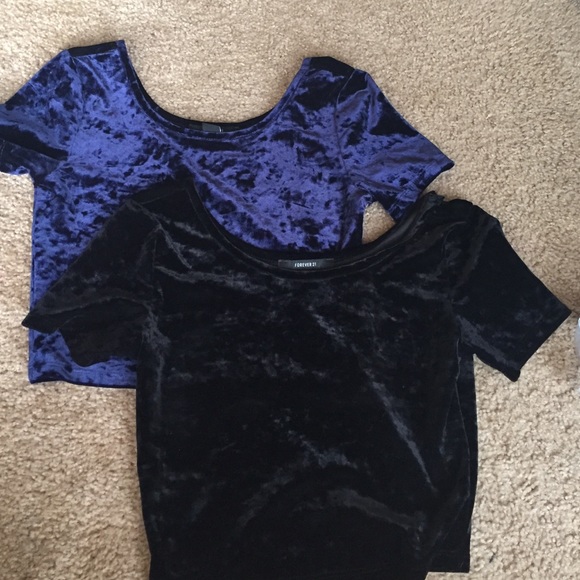 Bundle ⚠️ 2 forever 21 velvet crop tops