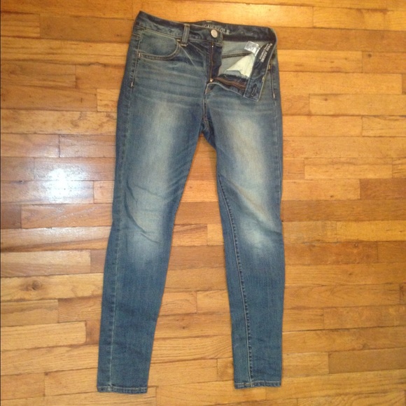 AEO Hi-Rise Jegging (Super Stretch) - 4 Short