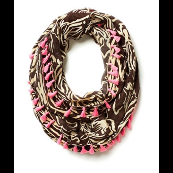 Lilly Pulitzer tassle scarf- NWT!