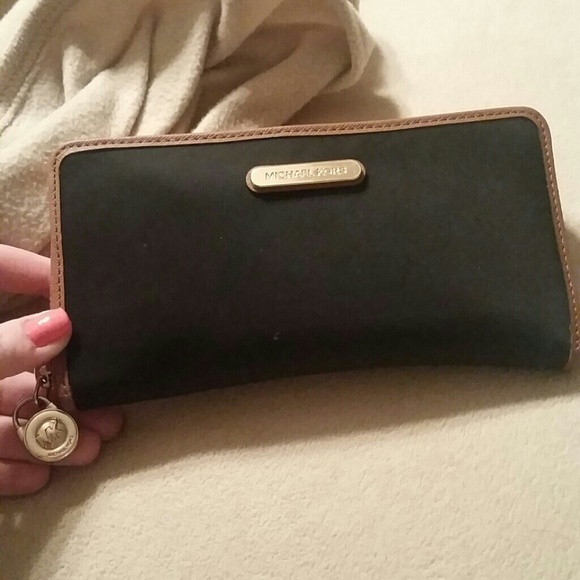Authentic michael kors wallet