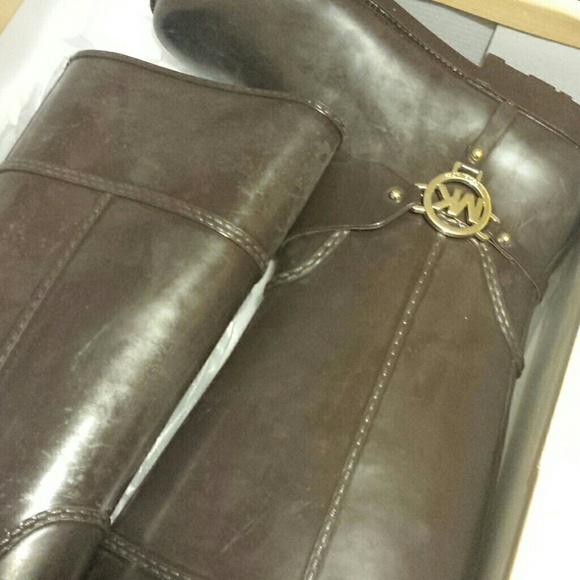 Sold.    Michael kors fulton harness tall rain - Picture 4 of 4