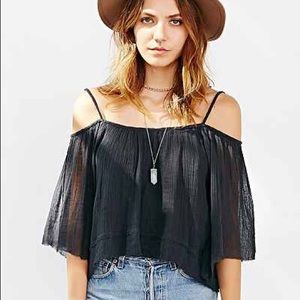 Boho chic off the shoulder top 😍