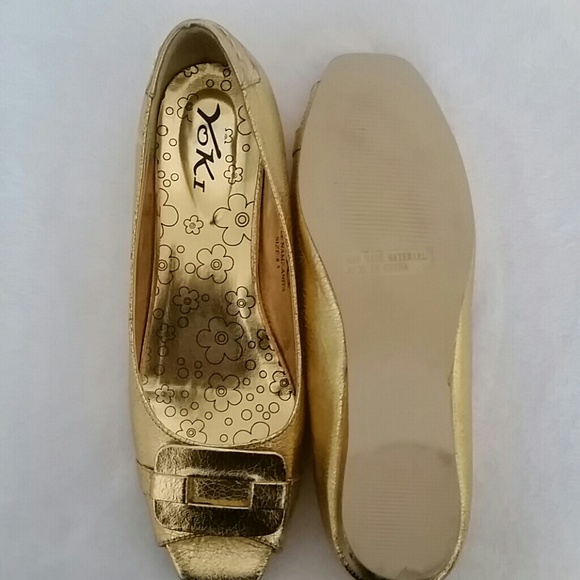 Shoe's - Picture 2 of 3