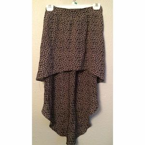 Brandy Melville John Galt: high-low daisy skirt🌼