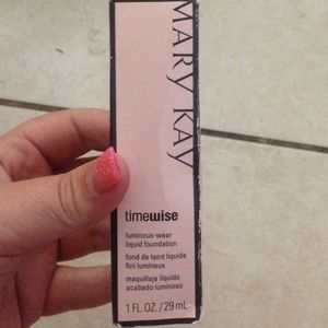 Mary Kay time wise foundation luminous wear ivory4